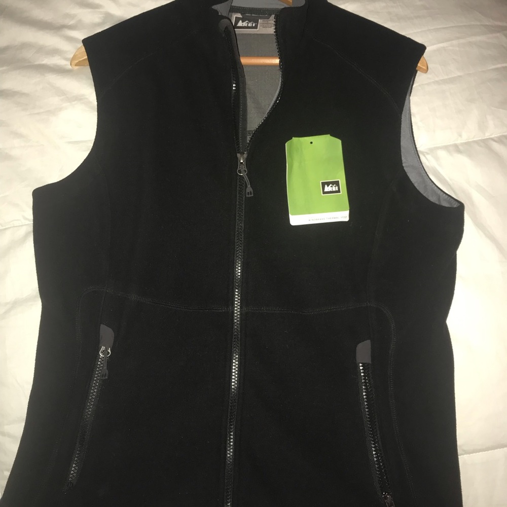 REI windbreak thermal vest, black, women’s size L